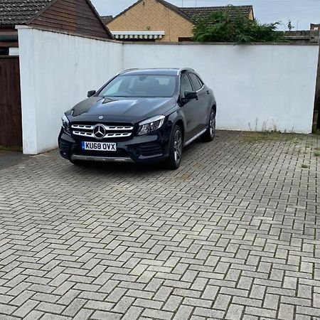 Private Room, Shared Bathroom With One Other, Tea And Coffee Making Facilities, Mini Fridge And Hairdryer, King Sized Bed With Help Yourself Continental Breakfast In Secluded Modern Property With Parking Bournemouth Eksteriør bilde