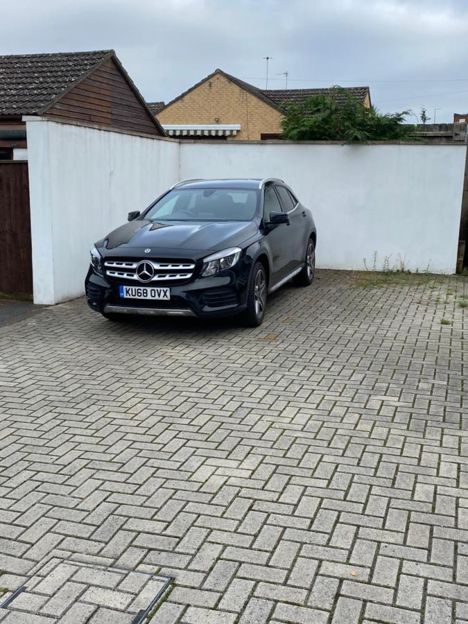 Private Room, Shared Bathroom With One Other, Tea And Coffee Making Facilities, Mini Fridge And Hairdryer, King Sized Bed With Help Yourself Continental Breakfast In Secluded Modern Property With Parking Bournemouth Eksteriør bilde